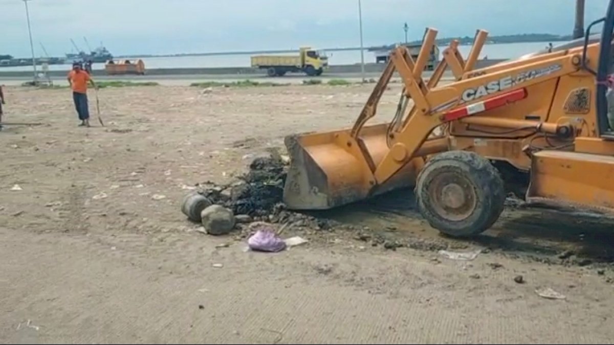 Jadi Titik Pantau Adipura, DLH Parepare Bersihkan Area Pasar Lakessi
