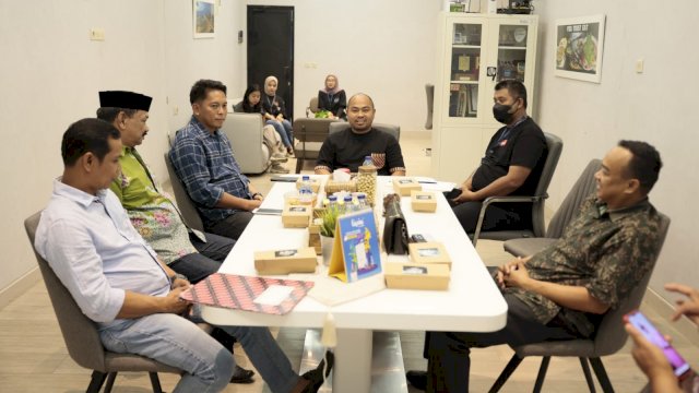 Kepala Dispar Kota Makassar menerima kunjungan Komisi III DPRD kabupaten Soppeng di Kantor DIspar Kota Makassar (dokumen: ist).