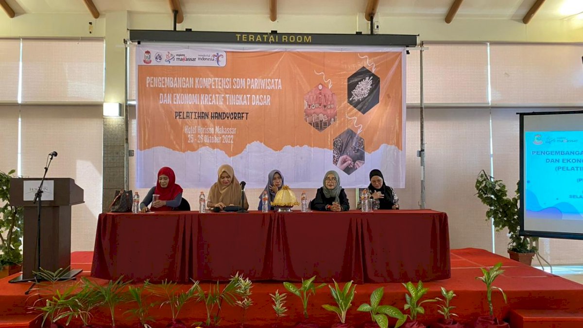 Terus Dorong Pengembangan Ekonomi Kreatif, Dispar Kota Makassar Beri Pelatihan Bagi UMKM dan Startup