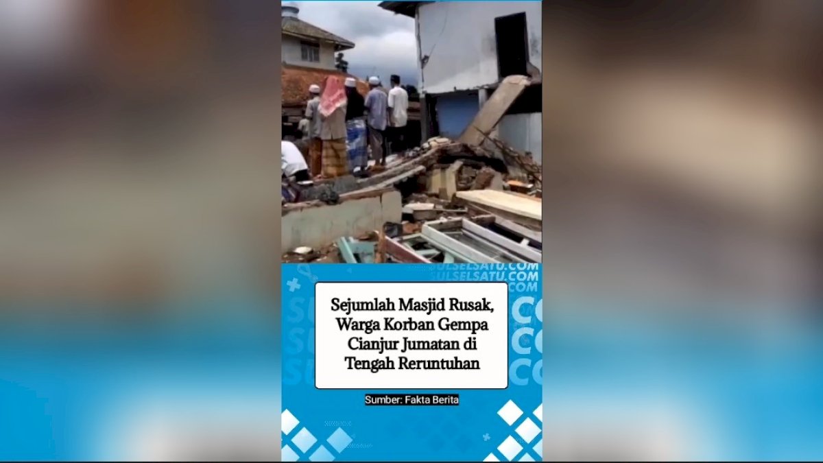 VIDEO: Sejumlah Masjid Rusak, Warga Korban Gempa Cianjur Jumatan di Tengah Reruntuhan