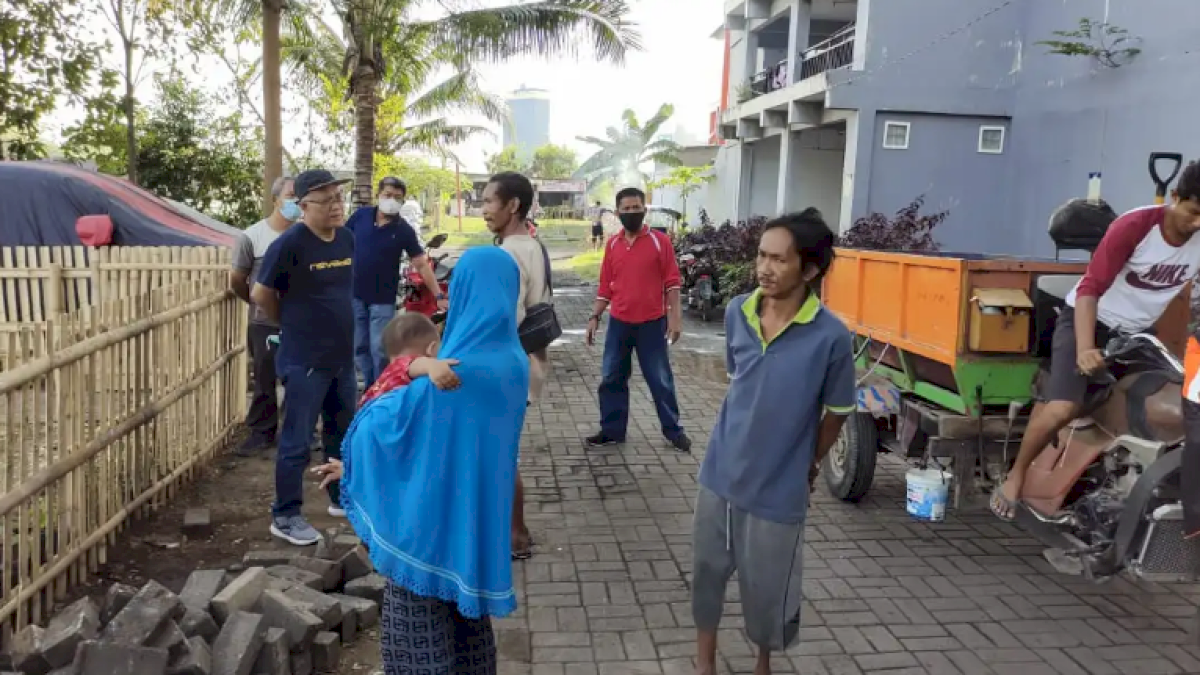 Sekcam Mariso Pimpin Sabtu Bersih di Rusunawa Kelurahan Pannambungan
