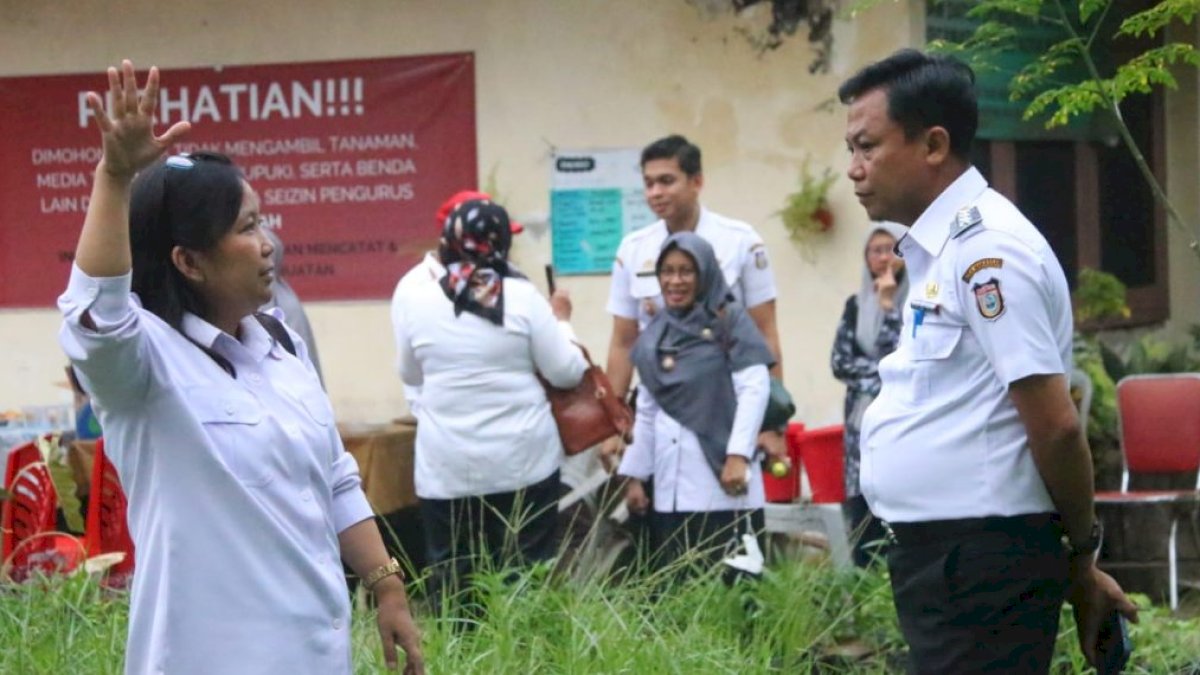 Penuhi Kebutuhan Pangan, Camat Tallo Kunjungi Budi daya Ikan di Kelurahan Lembo