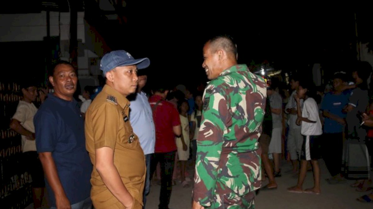Kunjungi Korban Kebakaran, Camat Tallo Imbau Warga Agar Selalu Waspada