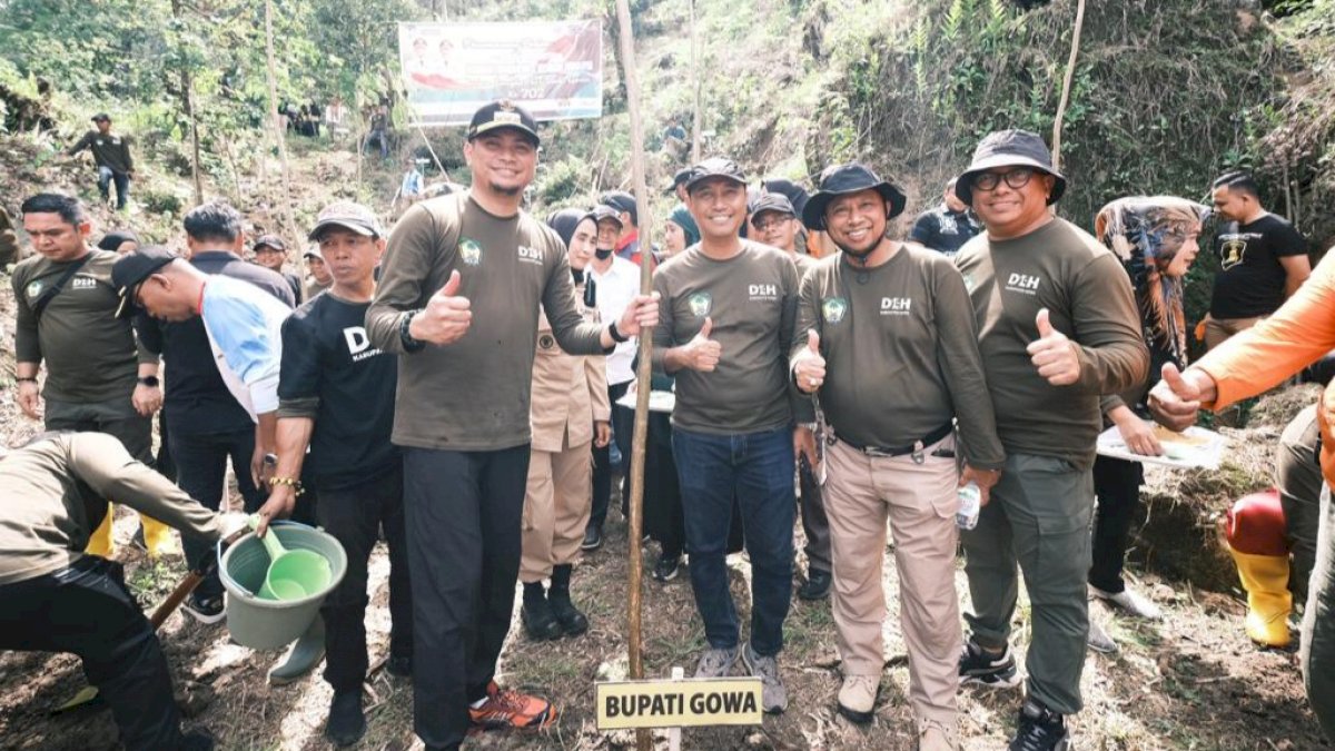 Pemkab Gowa Tanam 70.200 Pohon di 43 Hektar Lahan Hutan Kritis