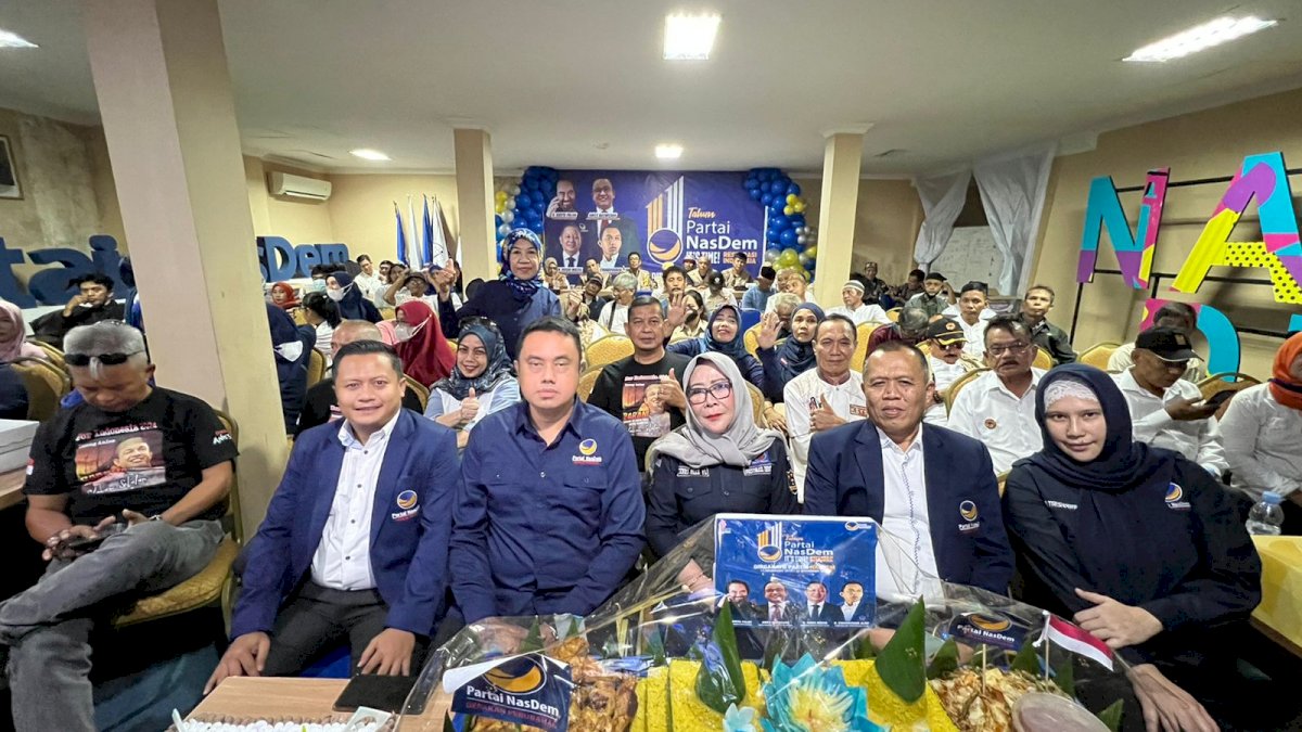 NasDem Sulsel Ajak Relawan Anies Potong Tumpeng, Kolaborasi Menangkan Pemilu 2024