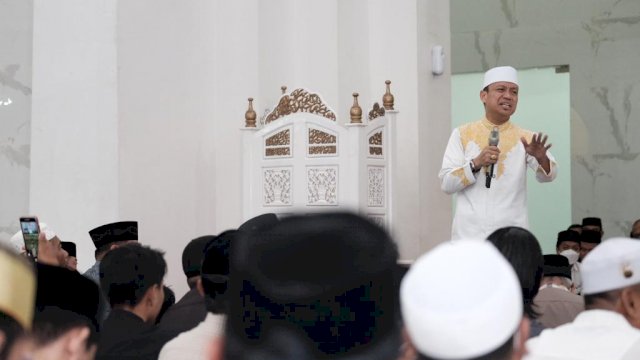 Ustad Das'ad Latif dalam acara tabligh akbar Pemkab Gowa di Masjid Agung Syekh Yusuf (dokumen: istimewa)