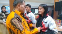 Bentuk Kepedulian, Rektor UNM Sumbang Pribadi Rp200 Juta ke Atlet Ikuti POMNAS di Padang