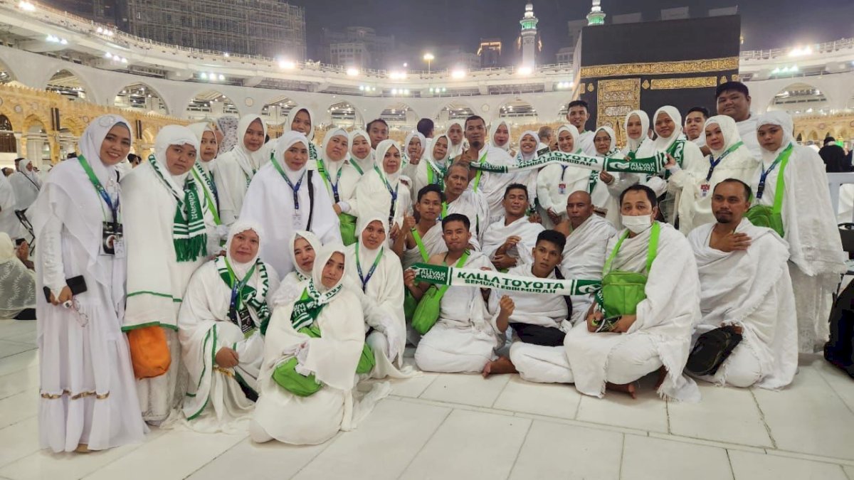 Kalla Toyota Kembali Berangkatkan 40 Konsumen Pemenang Grand Prize Umrah