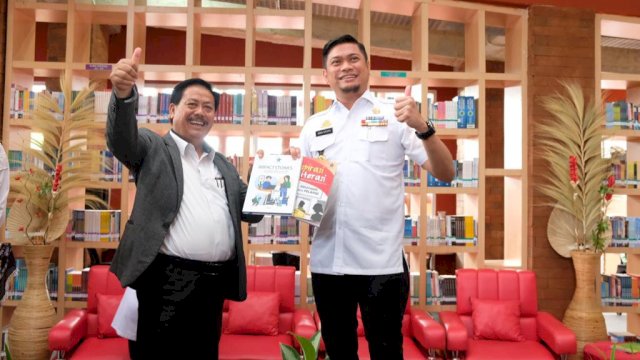 Bupati Gowa Adnan Purichta Ichsan saat pembukaan Gedung Layanan Perpustakaan di Gowa (dokumen: istimewa)