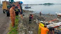 DLH Parepare Intens Bersihkan Drainase dan Pantai