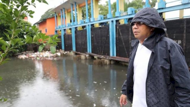 Wali Kota Makassar Danny Pomanto pantau langsung lokasi banjir (dokumen: istimewa)