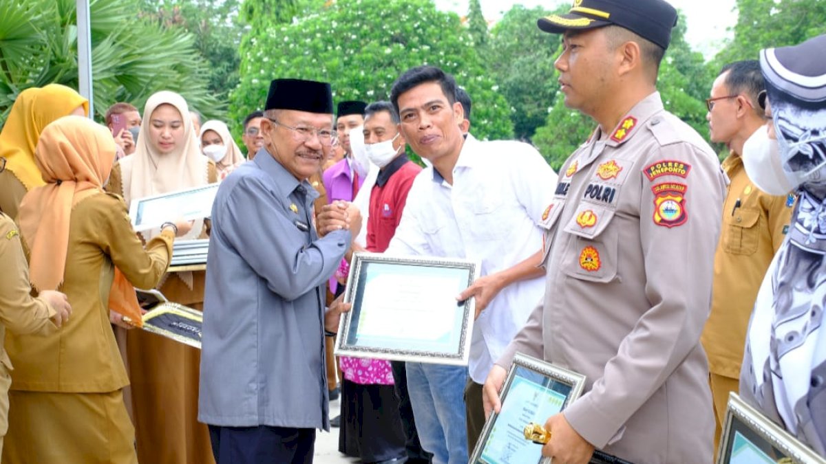 Berpartisipasi Sukseskan Vaksinasi Covid-19, Korwil BIN Jeneponto Terima Penghargaan di HKN ke-58