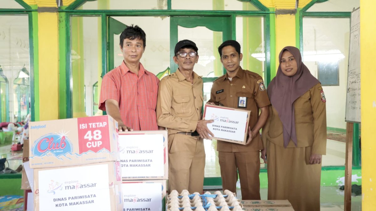 Dispar Kota Makassar Salurkan Sembako Bahi Korban Banjir di Kecamatan Manggala