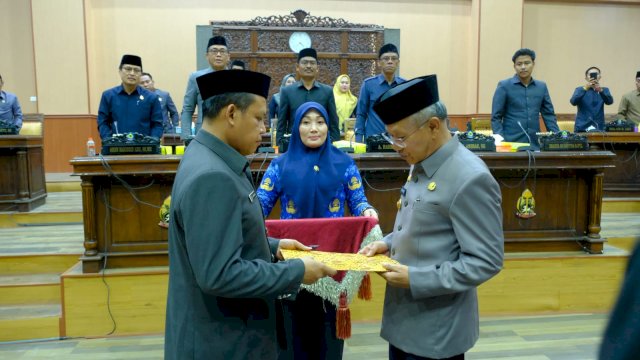 Proses penyerahan Ranperda APBD Jeneponto 2023 (Int)