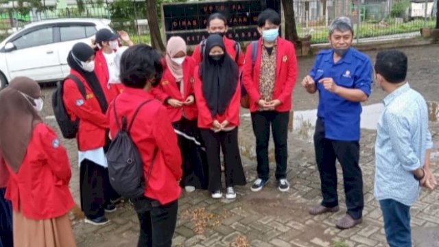 Mahasiswa FKM Unhas studi banding ke UPT Pengelolaan Air Limbah DInas PU Makassar (dokumen: istimewa).