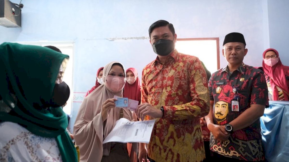 Pemkab Gowa Mulai Salurkan BLT BBM Rp450 Ribu kepada Masyarakat