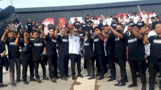Camat Rappocini foto bersama Pakandatto (dokumen: istimewa).