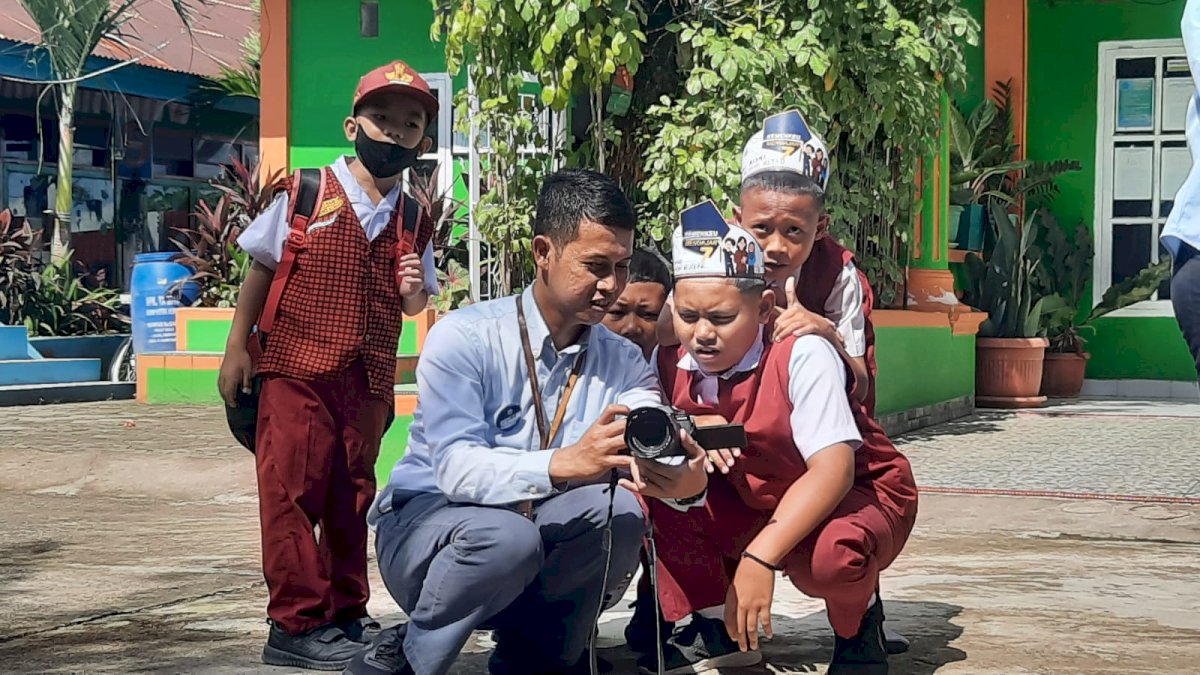 Kemenkeu Mengajar Berlangsung pada Lima Sekolah di Makassar untuk Peringati Hari Oeang Republik Indonesia