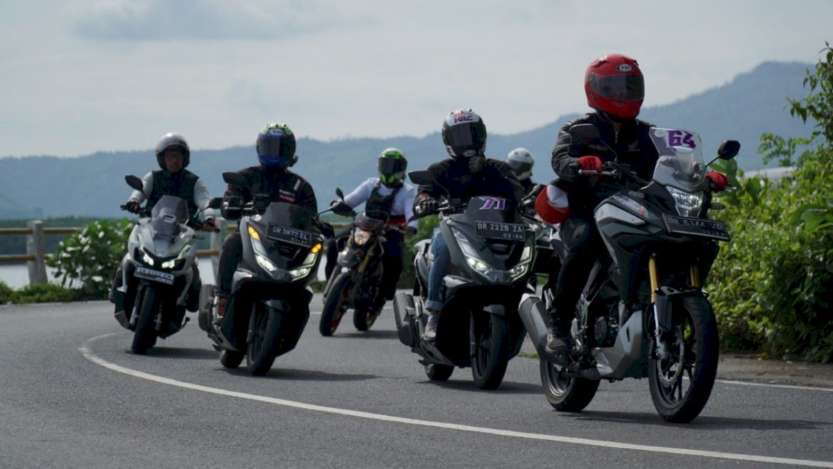Dua Komunitas Honda Makassar Ikut Ramaikan CBR Track Day di Mandalika