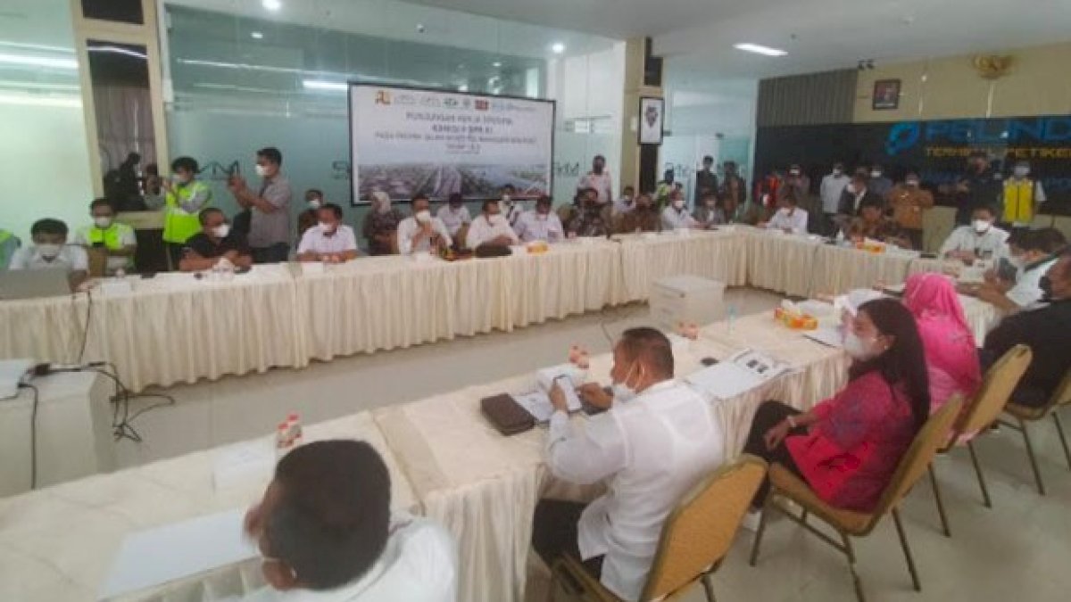 Kadis PU Makassar Dampingi Komisi V DPR RI Kunjungi Proyek Akses Jalan Tol MNP