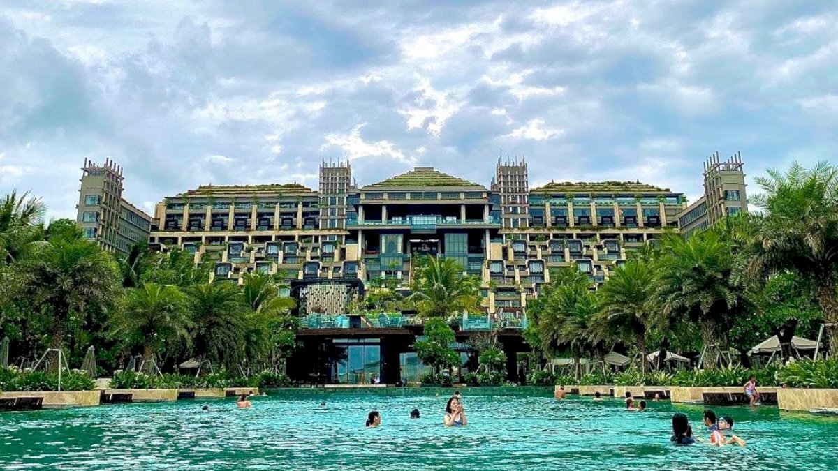 Intip 7 Tokoh Pemilik Hotel Mewah di Indonesia