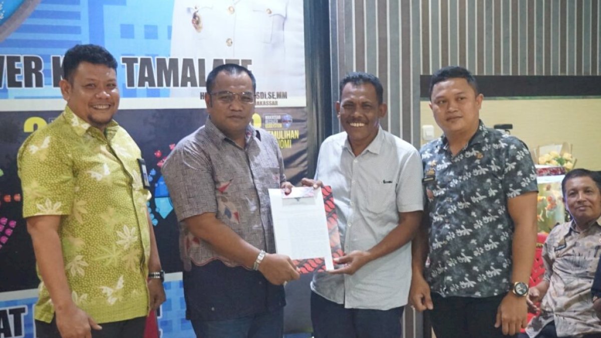 11 LPM di Kecamatan Tamalate Terima SK
