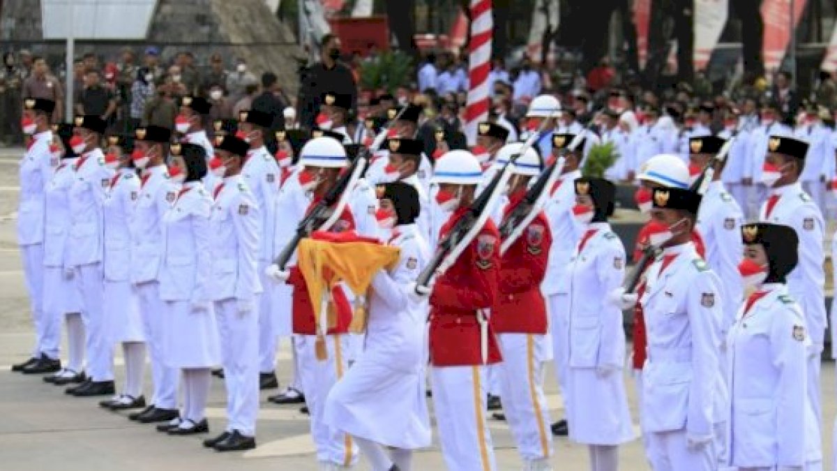 Paskibraka Binaan Dispora Makassar Sukses Kibarkan Bendera