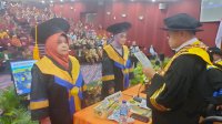 Kukuhkan Dua Guru Besar, Rektor UNM: Jangan Berhenti Berkarya