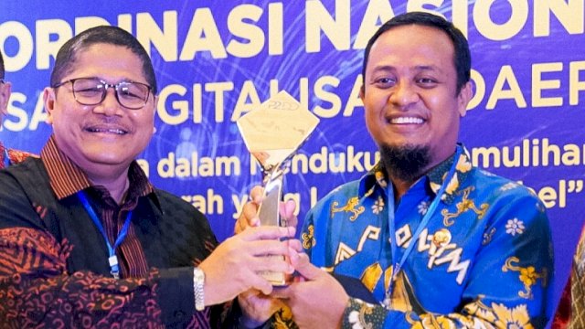 Kepala BI Sulsel Causa Iman Karana dan Gubernur Sulsel Andi Sudirman Sulaiman dalam Rakosnas P2DD 2022 (dokumen: istimewa) 