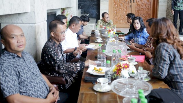 Audiensi panitia pelaksana perayaan Natal Nasional PMTI yang dipimpin Ketua PMTI Sulawesi Selatan (Sulsel) Kolonel Inf Henry Batara di Amirullah (dokumen: istimewa)