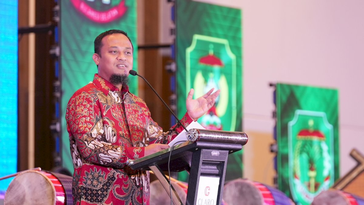 Andi Sudirman Tegaskan Komitmen Bangun Luwu Raya Saat Hadiri Pelantikan KKLR