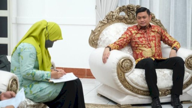 Bupati Gowa Adnan Purichta Ichsan melakukan pendataan Ragsosek (dokumen: istimewa)