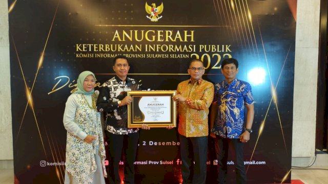 Desa Lempangang Kabupaten Gowa terima penghargaan di Claro Makassar (dokumen: istimewa)