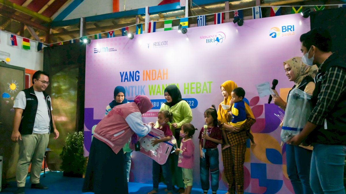 Peringati Hari Ibu, BRI Salurkan Bantuan ke Sekolah Anak Jalanan