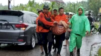 BPBD Makassar Evakuasi Puluhan Warga Terjebak Banjir