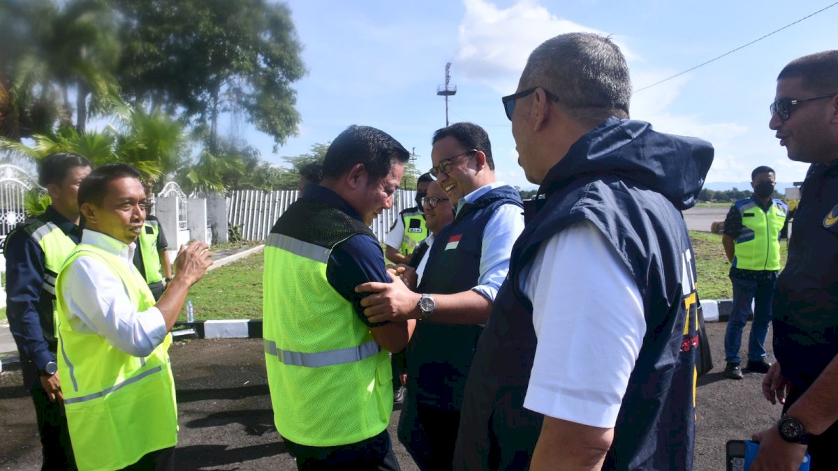 Gegap Gempita Kader NasDem dan Relawan Sambut Anies Baswedan di Makassar