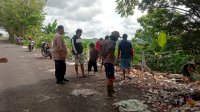 Respon Cepat Aduan Masyarakat, Petugas Kebersihan DLH Bersihkan Tumpukan Sampah di Galung Maloang