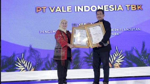 Penghargaan diterima oleh Senior Manager of Strategic Planning and Formalities Oky Hermansyah, Selasa, 22 November di Hotel Ritz Carlton, Jakarta (dokumen: istimewa).