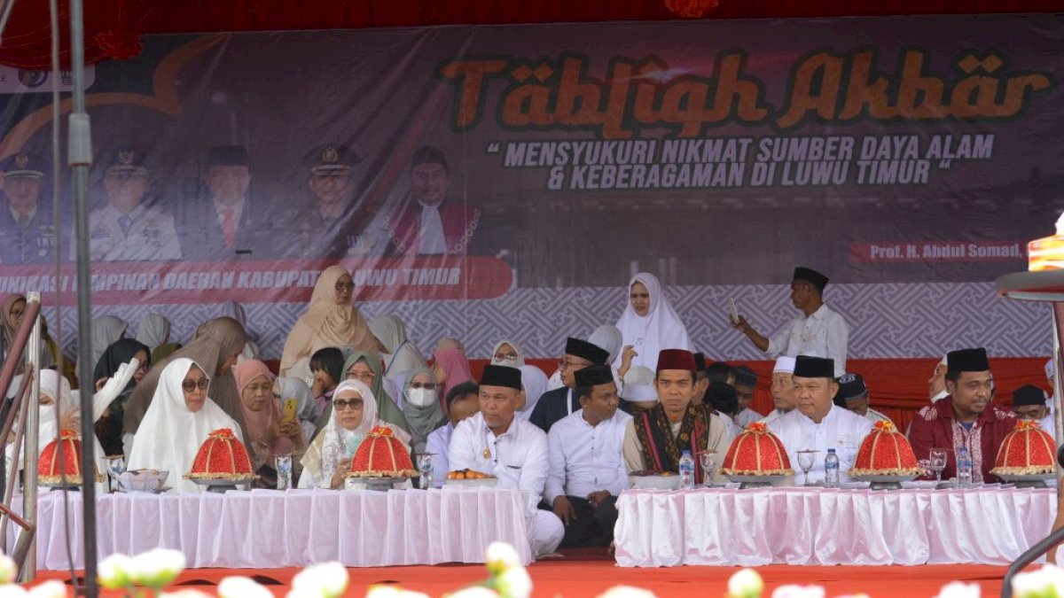 Pimpinan dan Anggota DPRD Lutim Hadiri Tablig Akbar Ustadz Abdul Somad