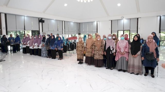 Sosialisasi Penggunaan Aplikasi e-Posyandu dan Penyerahan Laptop kepada 3 (tiga) Posyandu Berprestasi, di Baruga Tinggi Mae Rumah Jabatan Bupati Gowa (dokumen: istimewa).