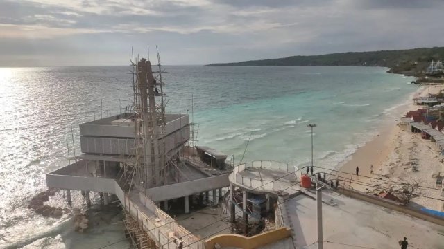 Pembangunan Masjid Terapung Bira. (Foto: Ist)
