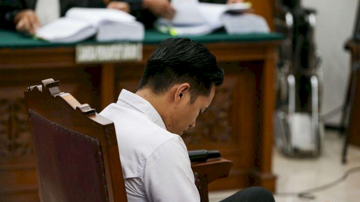 Richard Eliezer Tertunduk Lesu Diponis 12 Tahun Penjara