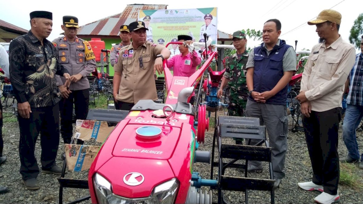 PT Vale Serahkan Bantuan Handtractor ke Petani Mahalona Raya, Bentuk Dukungan Terhadap Pengembangan Pertanian