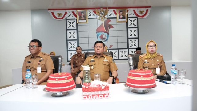 Bupati Gowa Adnan Purichta Ichsan saat ikut rapat koordinasi pemberhentian PPKM (dokumen: istimewa)