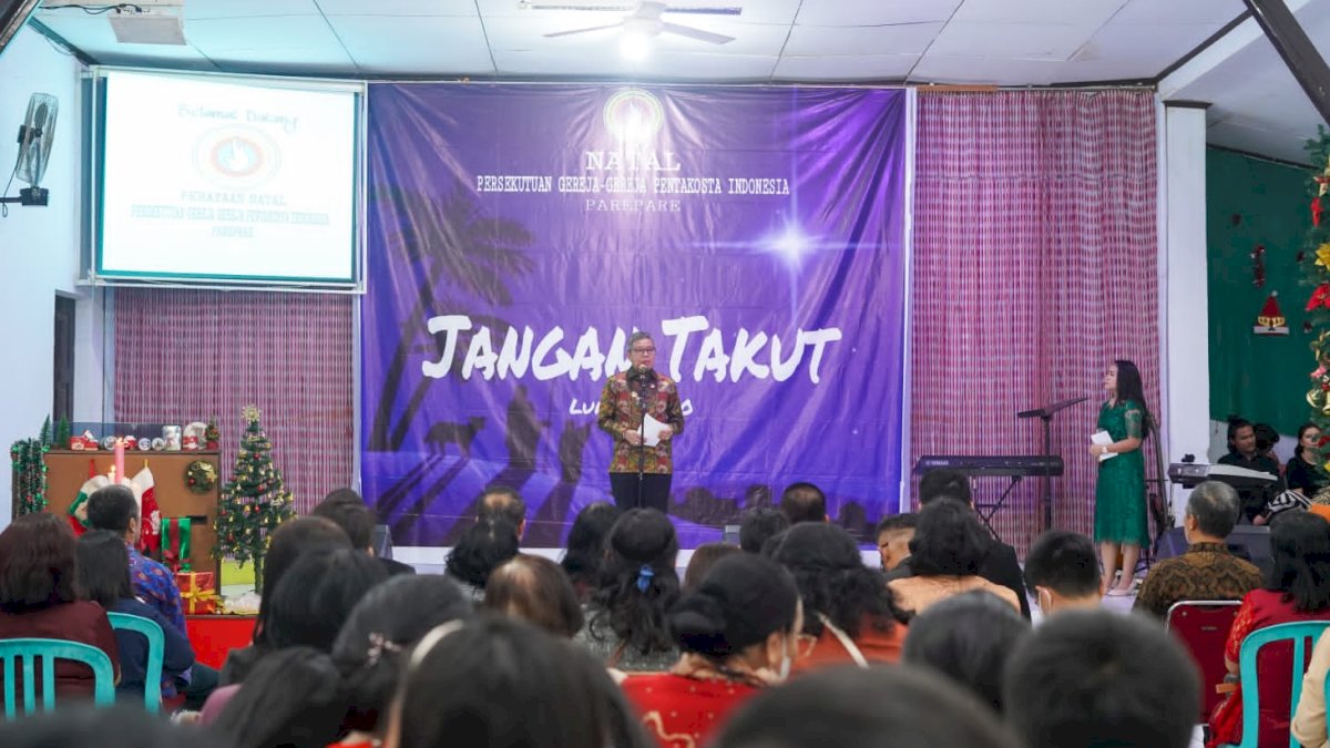 Hadiri Perayaan Natal PGPI, Taufan Pawe Kenang Masa Kecil di Gereja Bukit Zaitun Parepare