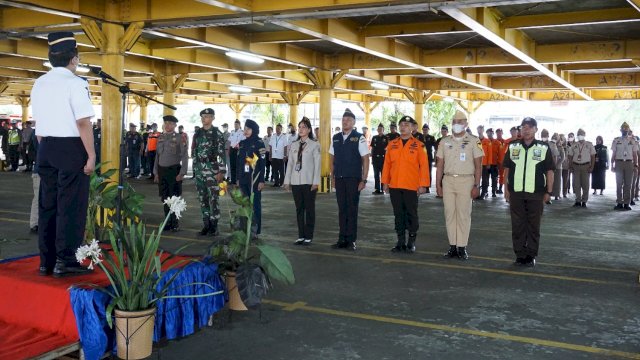Apel pagi yang menandai penutupan angkutan Natal dan tahun baru 2023 di Pelindo Regional 4 Makassar (dokumen: istimewa)