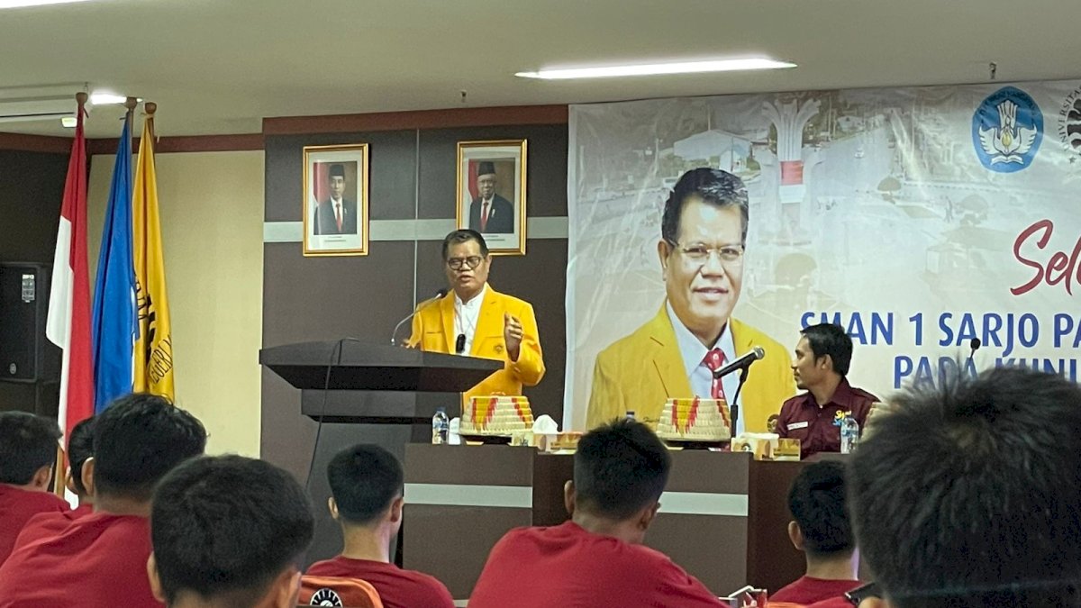 Rektor UNM Motivasi Siswa SMA 1 Sarjo Pasangkayu dalam Kunjungan Studi Banding