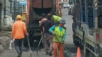 Tanggap Laporan Masyarakat, PUPR Tambal Lubang di Jalan Jenderal Sudirman
