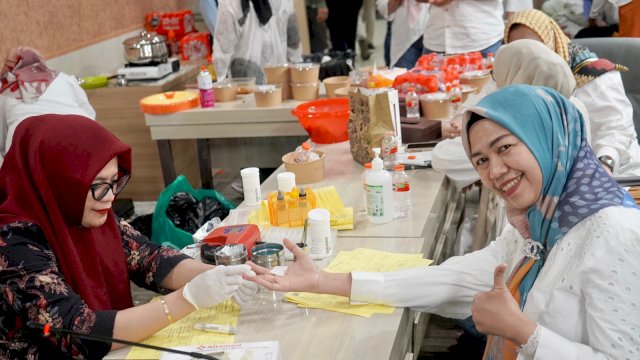 Direksi Bank Sulselbar yang melakukan skrining sebelum donor darah (dokumen: istimewa)