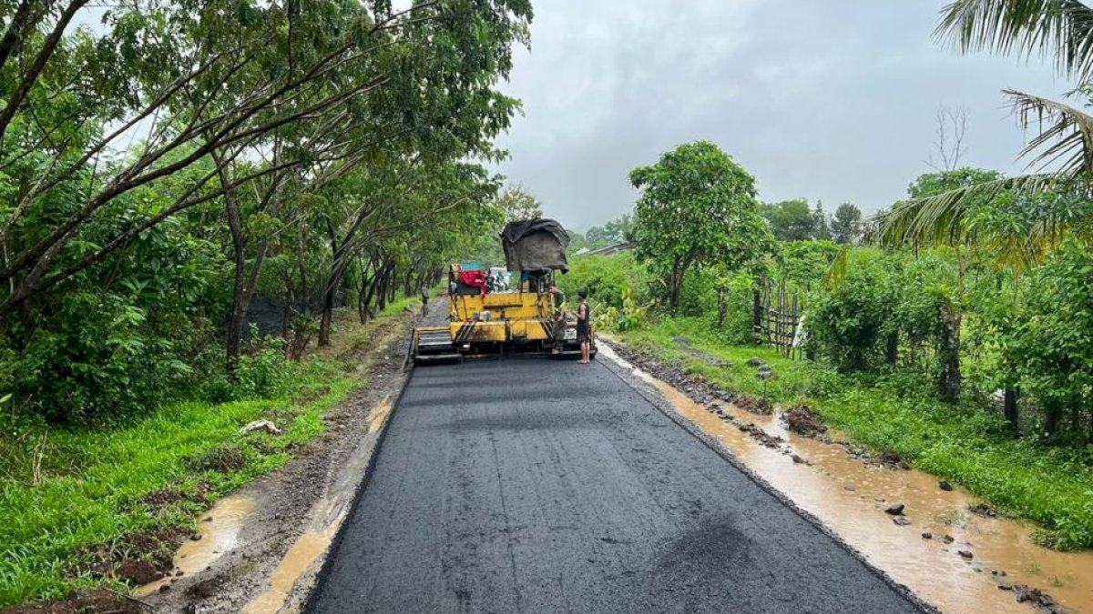 Kabar Gembira Bagi Pelancong, Pembangunan Jalan ke Air Terjun Batu Manrusu Sudah 90 Persen